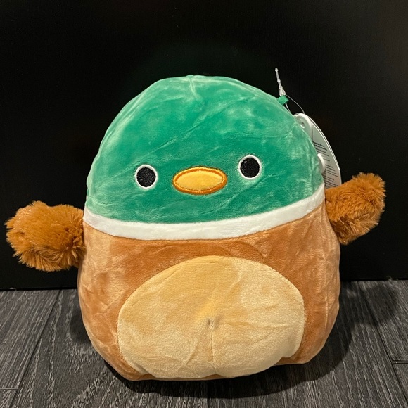 avery squishmallow 16